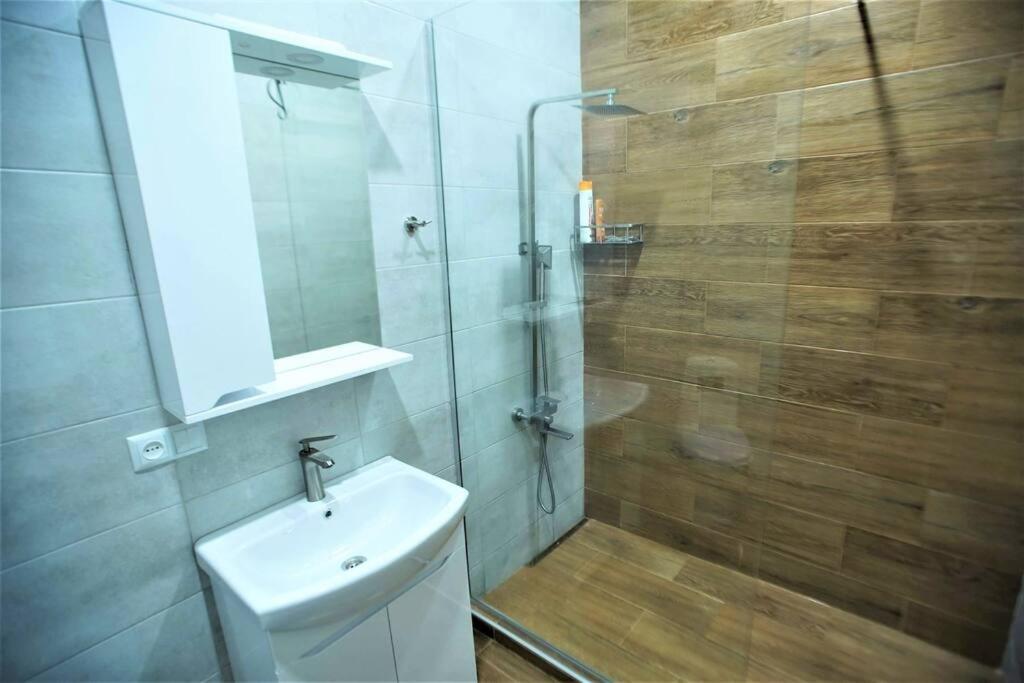 New Apartment Near Holiday Inn Тбилиси Экстерьер фото